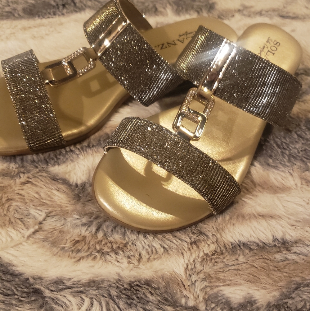 Solanz Sole Comfort Shiny Sandals
